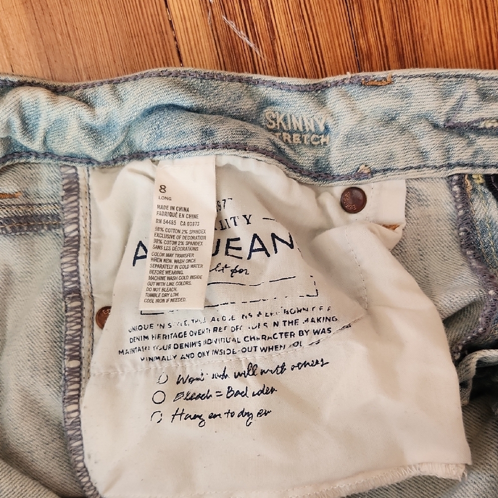 American Eagle Outfitters Light Blue Distressed Jeans (Skinny Stretch) - Picture 3 of 5